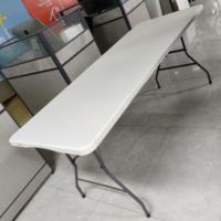 Table pliante moderne en plastique HDPE de 1,80 m, facile à nettoyer, semi-blanche, pour fêtes et événements en extérieur, design pliable