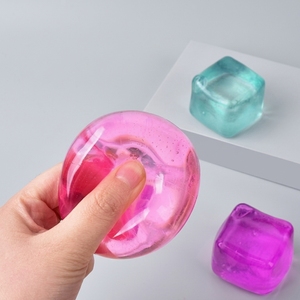 Nouveauté 2026 Tendance : Jouet sensoriel anti-stress <span class=keywords><strong>carré</strong></span> pour enfants, balle à presser apaisante, jouet souple anti-anxiété 5x5cm en forme de glaçon - Product Image 5