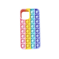 Coques de téléphone en silicone 3D souples antichoc avec chargement sans fil pour iPhone 16/17 Pro Max – Jouets anti-stress inclus