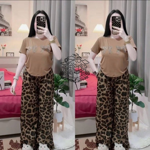 여성 캐주얼 투피스 세트 여름 반팔 리본 장식 티셔츠와 레오파드 프린트 와이드 레그 팬츠 세트 여성 라운지웨어 의상 - Product Image 3