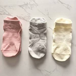 Chaussettes de sport antidérapantes pour femmes, confortables et respirantes, idéales pour le Pilates et le yoga, usage en <span class=keywords><strong>studio</strong></span>, prix d'usine, vente en gros - Product Image 3