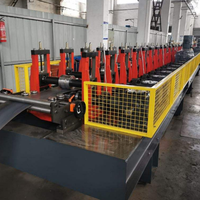 Machine de profilage à froid pour poutres en P, poutres à marches et poutres de type Fly Saw pour rayonnages industriels et étagères de stockage de palettes