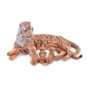 Modèles de faune sauvage simulée transfrontaliers, en PVC rouge et blanc, tigre adulte femelle portant son jeune, éducatif, maternité, cognition - Product Image 4