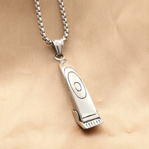 Colgante de Acero Inoxidable con Diseño de Máquina de Cortar Cabello, Estilo Geométrico Retro, Joyería de Moda para Hombre, Incluye Cadena - Product Image 3