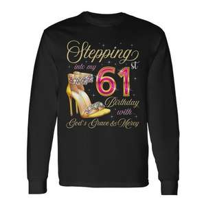 Camiseta de manga larga con estampado de la frase «Entrando en mi 61.º cumpleaños con la gracia y la misericordia de Dios» - Product Image 1