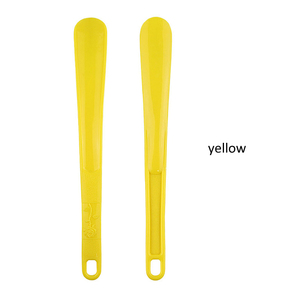 Removedor de calcetines perezosos de plástico PP barato de fábrica, ayudantes de palo de zapato para poner en su zapato - Product Image 4