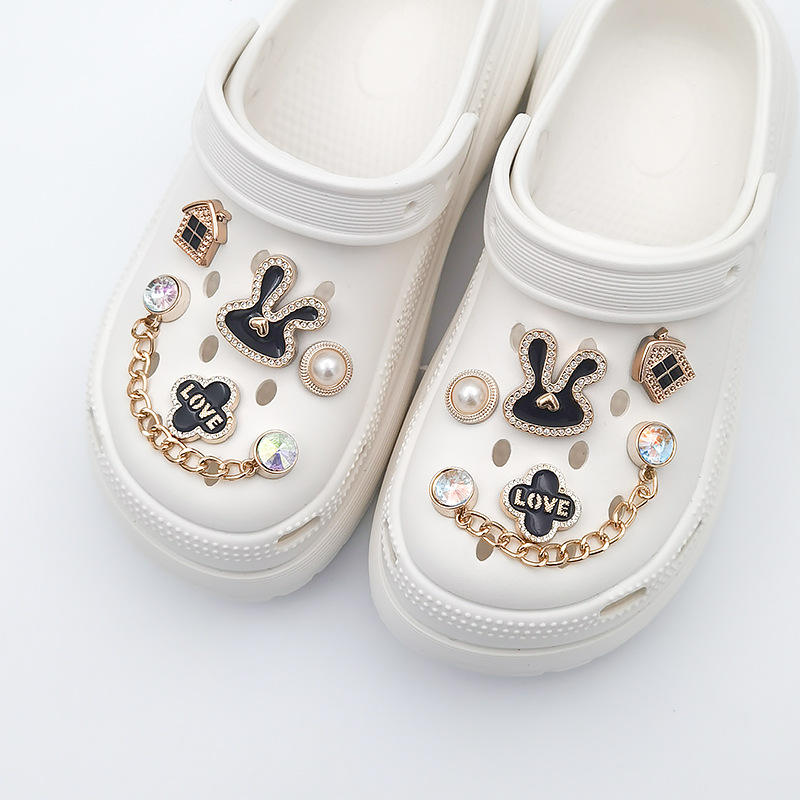 10 petits lapins en perles