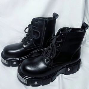Nouvelle Arrivée 2025 – Chaussures Oxford Montantes en PU Haut de Gamme pour Hommes – Semelle Plate Épaisse, Design Rehaussé, Bout Rond avec Rivets, Style Martin - Product Image 3