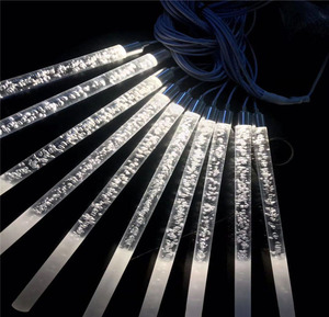 ไฟประดับเพดานงานแต่งงาน KL-WL004 แบบขายส่ง ไฟ LED 10 หัว ไฟ LED แบบเส้นแขวน อะคริลิคฝ้าแบบแท่ง โคมไฟระย้าตกแต่ง - Product Image 4