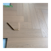 Planches de parquet multicouches Bowin, finition huilée UV, grade AB, chêne, chevron, 14/3 mm, surface lisse brossée claire