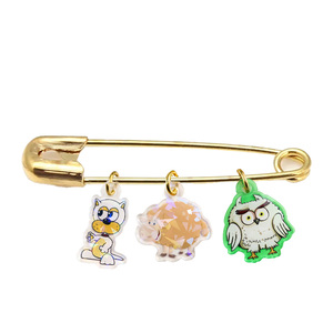 Accessoires d'usine personnalisables dessin animé mignon beaux badges en plastique <span class=keywords><strong>avec</strong></span> <span class=keywords><strong>épingle</strong></span>s de sûreté en acrylique caractéristique magnétique - Product Image 2