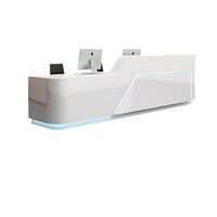Bureau d'accueil incurvé en cuir peint pour entreprise, salon de beauté, usage médical - Design moderne