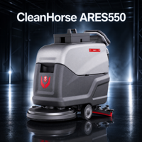 Nettoyeur de sols autopropulsé CleanHorse ARES550 pour gares, bus-terminaux et hubs de transport, alimenté par batterie 24V85Ah