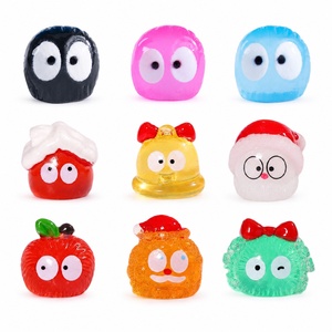 Adornos Navideños Brillantes en la Oscuridad al por Mayor y Mini Figuras de Resina de Duendes de Hume para Manualidades de Micro Paisajes y Casas de Muñecas - Product Image 1
