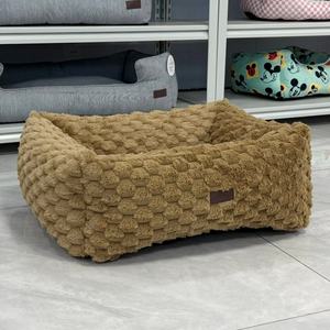 Rechthoekig effenkleurig op maat gemaakt sneeuwvlok fleece hondenbed zacht en comfortabel kaki hondenbed - Product Image 1