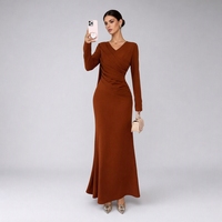 Robe longue élégante unie pour femme, drapée et évasée, à col en V asymétrique, manches longues, style portefeuille, pour soirée printanière et usage quotidien