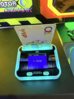Terminal Kartu Gesek untuk Pusat Permainan Arcade Taman Hiburan Mesin Pembaca Kartu WiFi RFID dengan Fungsi Pengeluaran Koin