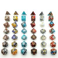 Lot de 7 dés polyédriques bicolores de 16 mm en acrylique à bords arrondis pour D&D et jeux de rôle sur table