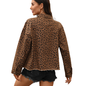 YUANBOFEI Giacca di Jeans da <span class=keywords><strong>Donna</strong></span> di Alta Qualità con Stampa Leopardata, Vestibilità Ampia, Orlo Sfilacciato, Stile Casual Streetwear, Giacca Trucker - Product Image 4