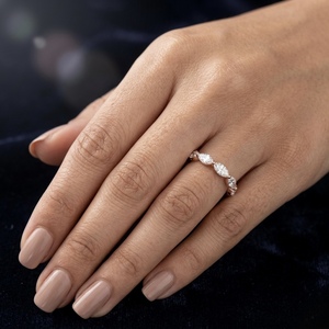 Bague de mariage luxueuse en diamant taille marquise en or rose 18 carats pour femme, élégant bijou de mariée, cadeau - Product Image 1