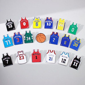 Gran oferta, broche de estrella de la <span class=keywords><strong>NBA</strong></span>, insignia de Metal de baloncesto, broche deportivo, alfileres, Pin de esmalte suave, decoración de bolsa de ropa - Product Image 1