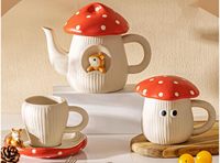 Adorable ensemble de tasses en céramique sur le thème des champignons avec des accents d'écureuils, mugs pour la consommation