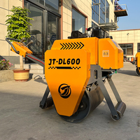 Machine de nivellement et de compactage de chaussées extérieures à roue unique, à moteur thermique, pour travaux d'ingénierie