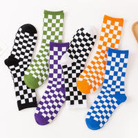 Chaussettes de sport côtelées à carreaux OEM Couleur personnalisée Unisexe Automne Hiver Mode Cyclisme Chaussettes Crew