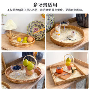 Plateau de service multifonctionnel en rotin tressé doré, style rétro et luxe léger américain, pour salon et club, idéal pour gâteaux et rangement domestique. - Product Image 3