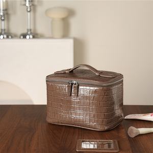 Waterproof Portable <b>Toiletry</b> <b>Bag</b> Large <b>Women</b> Customized Logo PU Leather Cosmetic <b>Bag</b> Daily Alligator Makeup <b>Bag</b> with Handle - Product Image 4