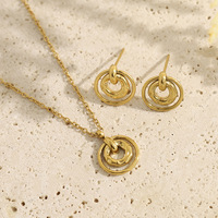 Nuevo Conjunto de Joyería con Collar con Colgante de Anillo Irregular, Chapado en Oro de 18k, Acero Inoxidable, Sin Decoloración, Anillos Dobles, Cadena de Eslabones