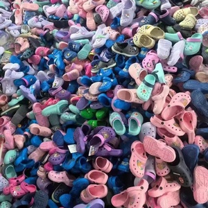 Commercio all'ingrosso della fabbrica pantofole leggere traspiranti scarpe da giardino miste per ragazzi e ragazze estate pantofole del bambino - Product Image 1