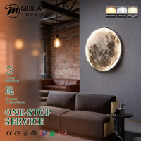 Lampe murale moderne et créative minimaliste en forme de lune avec LED en fer et acrylique, à intensité variable, pour couloir, salon, chambre à coucher