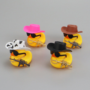 Bán buôn 2 inch <span class=keywords><strong>Mini</strong></span> PVC cao su Vịt Tắm Đồ chơi cao bồi phương Tây <span class=keywords><strong>mini</strong></span> vàng vịt Đồ chơi với súng bbt047 - Product Image 5