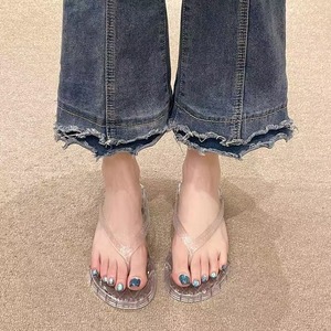 Tongs pour femmes en cristal transparent avec motif diamant, ajourées et à drainage d'eau, pour l'été, l'extérieur et la plage - Product Image 1