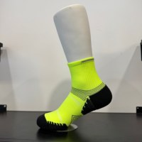 Chaussettes de sport personnalisées OEM de haute qualité avec logo, chaussettes athlétiques professionnelles absorbant la transpiration, chaussettes de cheville en tissu éponge pour la course et la gym