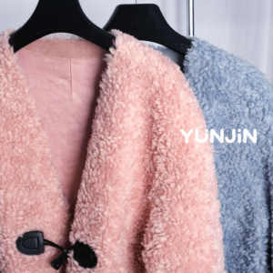 Abrigo rosa <span class=keywords><strong>de</strong></span> piel <span class=keywords><strong>de</strong></span> oveja con cuello en V para mujer y niña, Chaqueta corta <span class=keywords><strong>de</strong></span> lana <span class=keywords><strong>de</strong></span> cordero para mujer, abrigo 2025 - Product Image 4