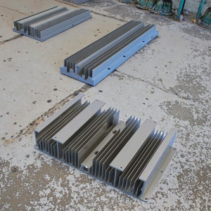 บริการผลิตแผ่นระบายความร้อ<span class=keywords><strong>น</strong></span>แบบกำห<span class=keywords><strong>น</strong></span>ดเองสำหรับโมดูลหลอดไฟ LED โปรไฟล์อะลูมิเ<span class=keywords><strong>น</strong></span>ียมอัดขึ้นรูป Vicsun พร้อมบริการตัด เจาะ และชุบอโ<span class=keywords><strong>น</strong></span>ไดซ์ - Product Image 2