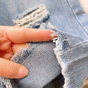 Ensemble deux pièces pour filles 2026 : débardeur déchiré en coton décontracté et jean en denim pour l'été - Product Image 5