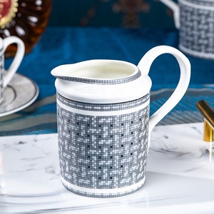 Service à café de luxe en porcelaine fine grise 15 pièces avec bordure dorée et motif mosaïque - Product Image 4