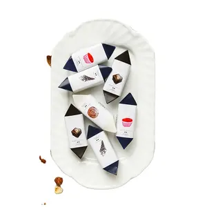 Scatola di sacchetti di caramelle a forma di barca speciale confezione personalizzata di cioccolato Bonbon al gusto di mandorla di castagne per pasticceria