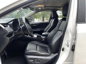 Toyota Wildlander 2.0L CVT 2WD Tech Edition 2020 Usado, SUV Compacto con Volante a la Izquierda, Interior Negro, Emisión China VI para Exportación - Product Image 4