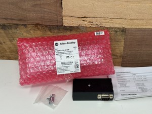   2198-K51CK-D15M <span class=keywords><strong>Kinetix</strong></span> <span class=keywords><strong>5100</strong></span> Kit de conector de retroalimentación de 15 pines - Product Image 1