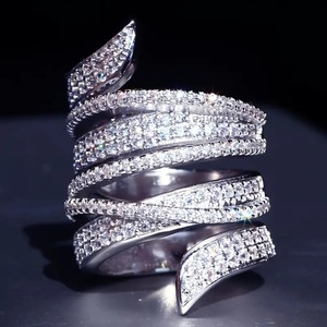 แหวนลายเส้นหลายชั้นสไตล์นิตยสารสำหรับผู้หญิง แหวนแฟชั่นหรูหรา - Product Image 3