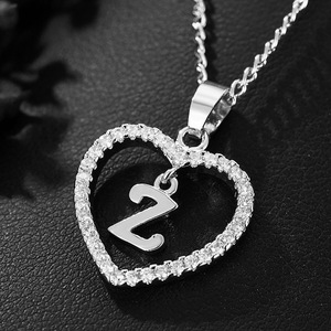 Collar con colgante de corazón con letra B de circonita, joyería de cristal unisex para uso diario - Product Image 2