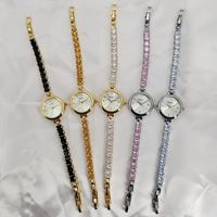 Nuevo reloj de pulsera con incrustaciones de diamantes para mujer, estilo retro, resistente al agua, de alta gama, estilo exclusivo.