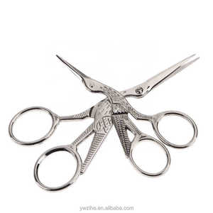Forbici Vintage in lega con motivo floreale Seamstress Plum Blossom forbici <span class=keywords><strong>da</strong></span> sarto forbici <span class=keywords><strong>da</strong></span> cucito antiche per coltello <span class=keywords><strong>da</strong></span> cucito - Product Image 2
