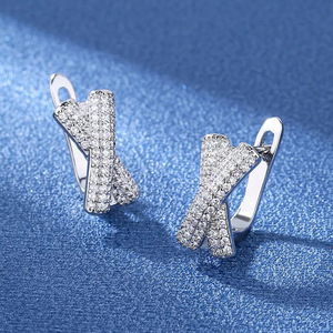 Orecchini a Forma di X, Design Minimalista ed Elegante, Gioielli da Donna per Uso Quotidiano, Orecchini Statement - Product Image 5