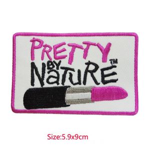 Nuevo Parche Termoadhesivo Bordado con Diseño de Labios 'Pretty by Nature' para Decoración de Gorras y Sudaderas - Product Image 4
