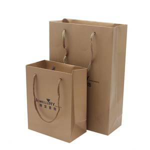 Sacs cadeaux en papier d'art personnalisés exquis et élégants, mini sacs promotionnels de Noël avec poignée - Product Image 3